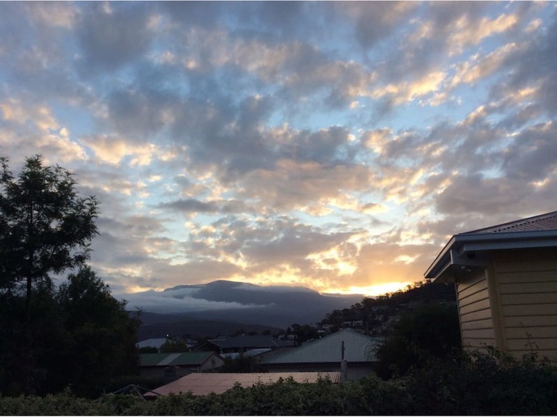 18 Milford Street, Lindisfarne TAS 7015