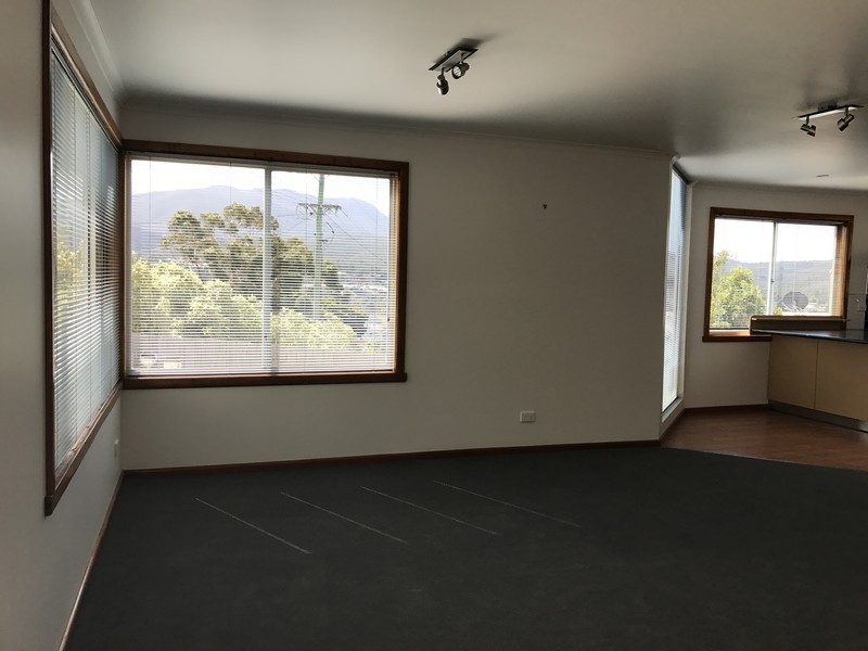 1/38 Hutchins Street, Kingston TAS 7050