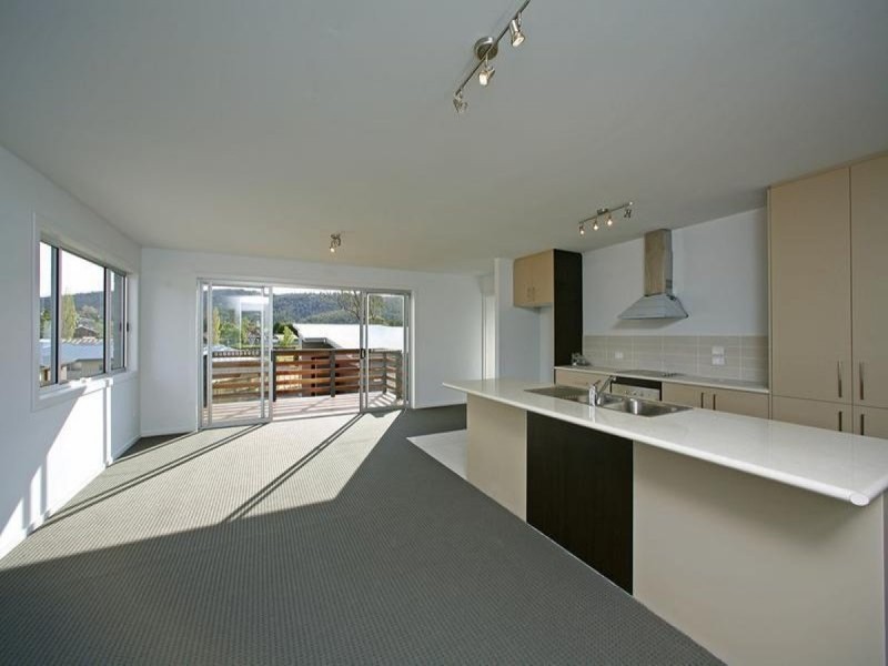 2/44 Malachi Drive, Kingston TAS 7050