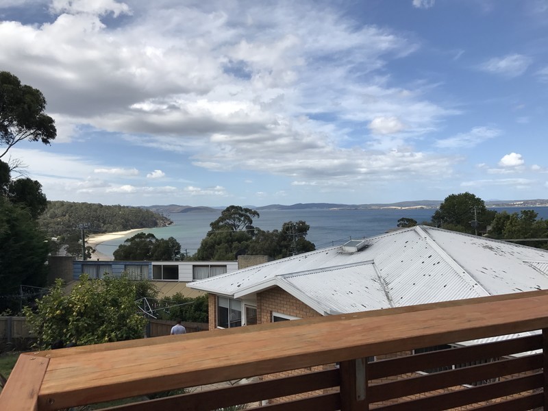 2/5 Tanina Street, Kingston Beach TAS 7050