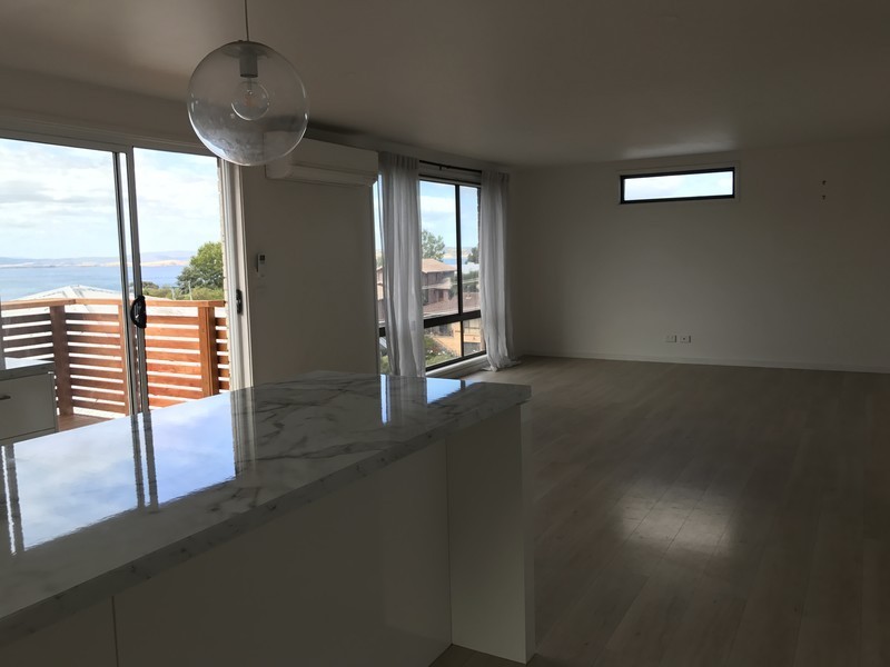 2/5 Tanina Street, Kingston Beach TAS 7050
