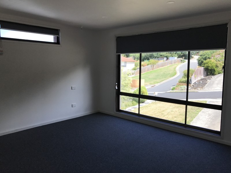 2/5 Tanina Street, Kingston Beach TAS 7050