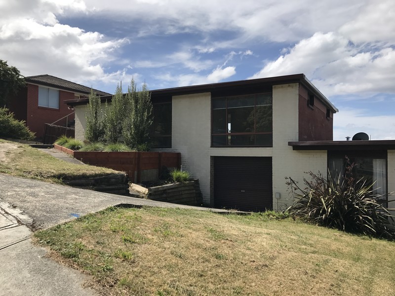 2/5 Tanina Street, Kingston Beach TAS 7050