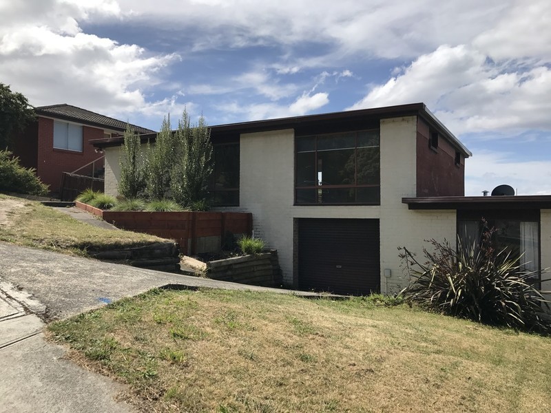 2/5 Tanina Street, Kingston Beach TAS 7050
