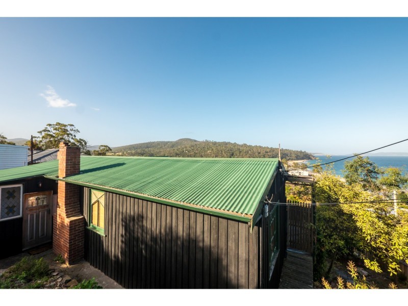 50 Roslyn Avenue, Kingston Beach TAS 7050