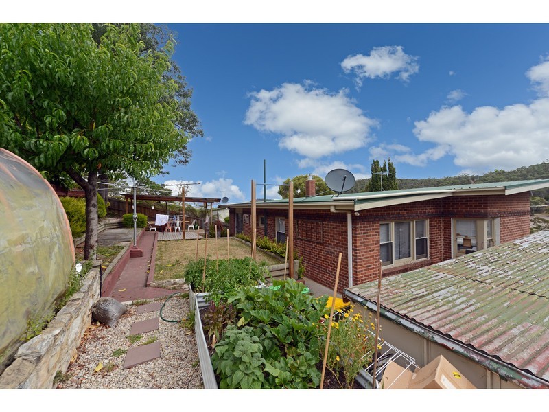 110 Clinton Road, Geilston Bay TAS 7015