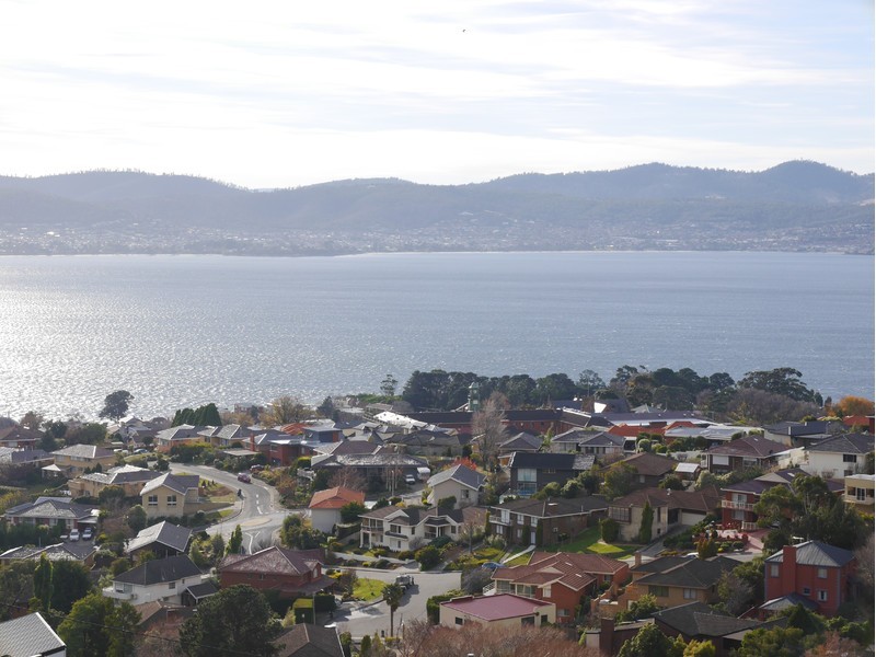 12B Ascot Avenue, Sandy Bay TAS 7005
