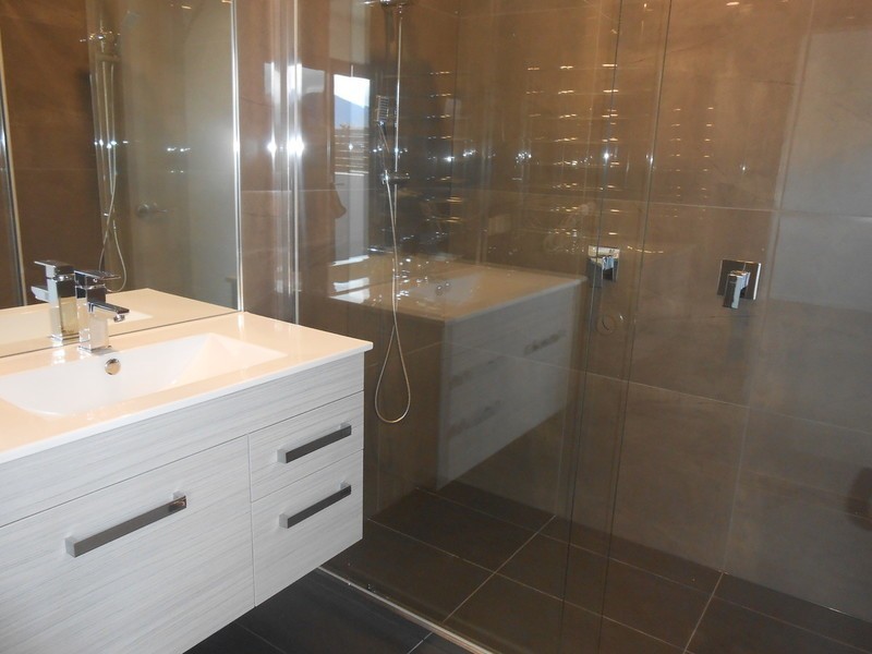 1/18 Boa Vista Road, New Town TAS 7008