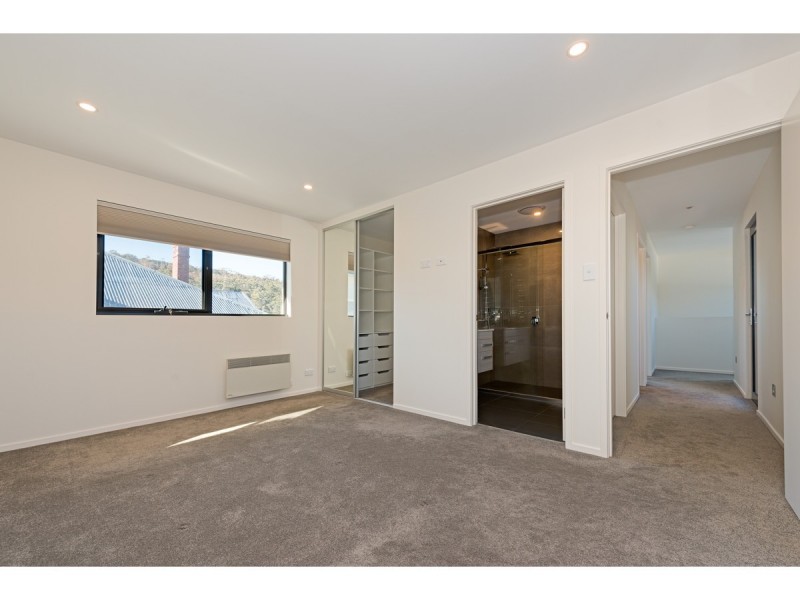 1/18 Boa Vista Road, New Town TAS 7008