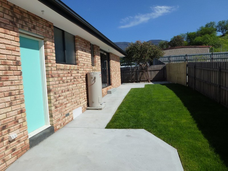8/13 Burrows Street, Brighton TAS 7030