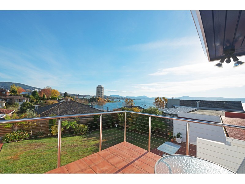 35 Norfolk Crescent, Sandy Bay TAS 7005