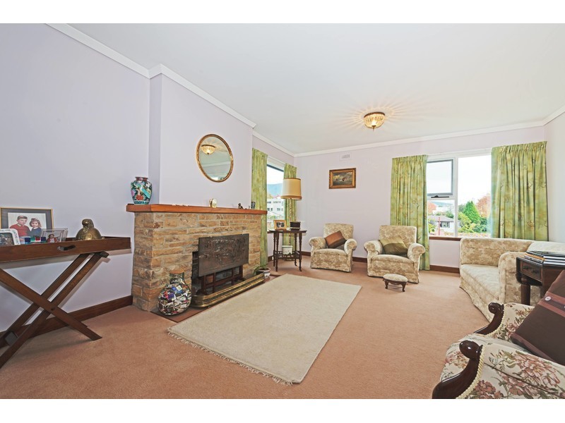 35 Norfolk Crescent, Sandy Bay TAS 7005