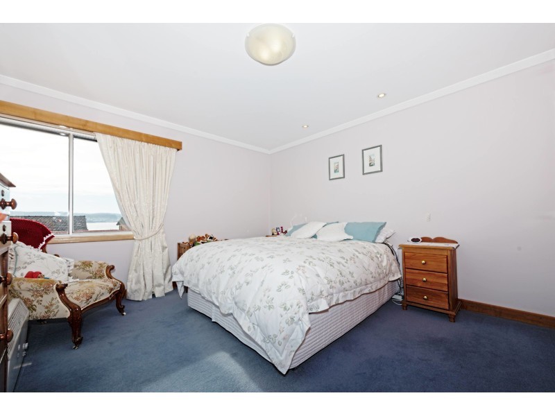 35 Norfolk Crescent, Sandy Bay TAS 7005