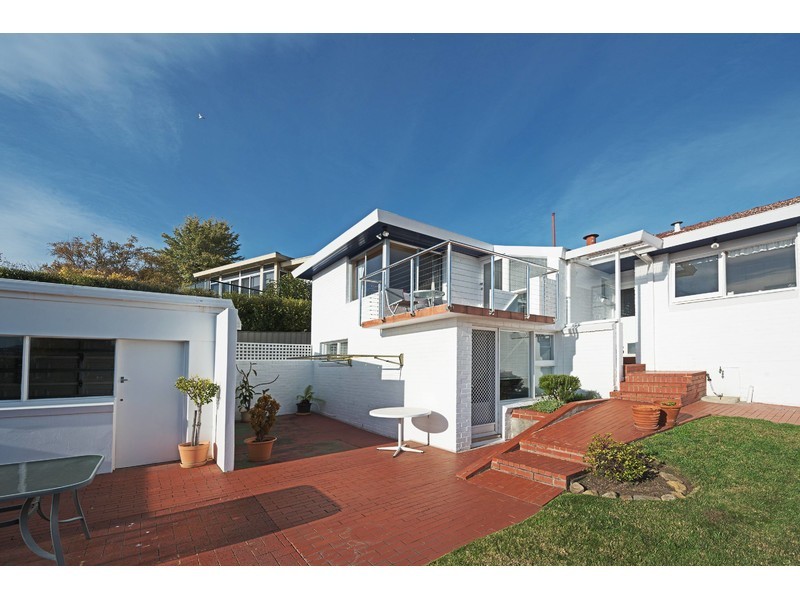 35 Norfolk Crescent, Sandy Bay TAS 7005