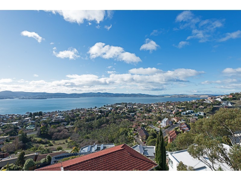 10 Glover Drive, Sandy Bay TAS 7005