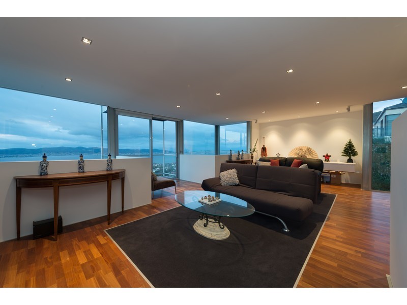 10 Glover Drive, Sandy Bay TAS 7005