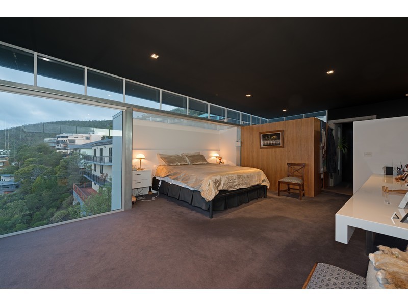 10 Glover Drive, Sandy Bay TAS 7005