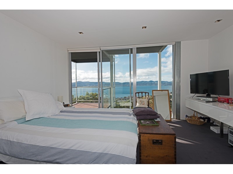 10 Glover Drive, Sandy Bay TAS 7005