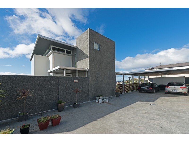 10 Glover Drive, Sandy Bay TAS 7005