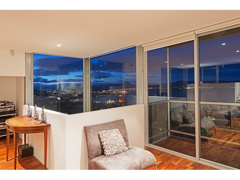 10 Glover Drive, Sandy Bay TAS 7005
