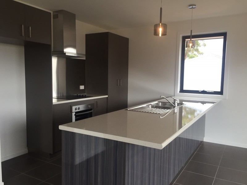 2/21 Hawthorn Drive, Kingston TAS 7050