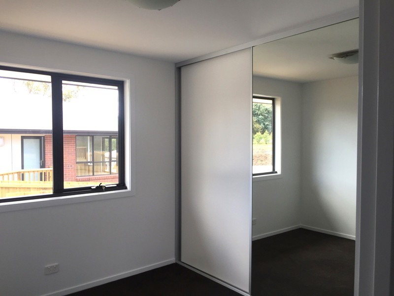 2/21 Hawthorn Drive, Kingston TAS 7050