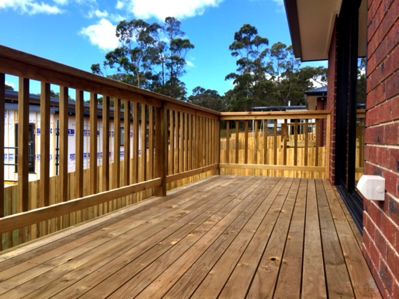 2/21 Hawthorn Drive, Kingston TAS 7050