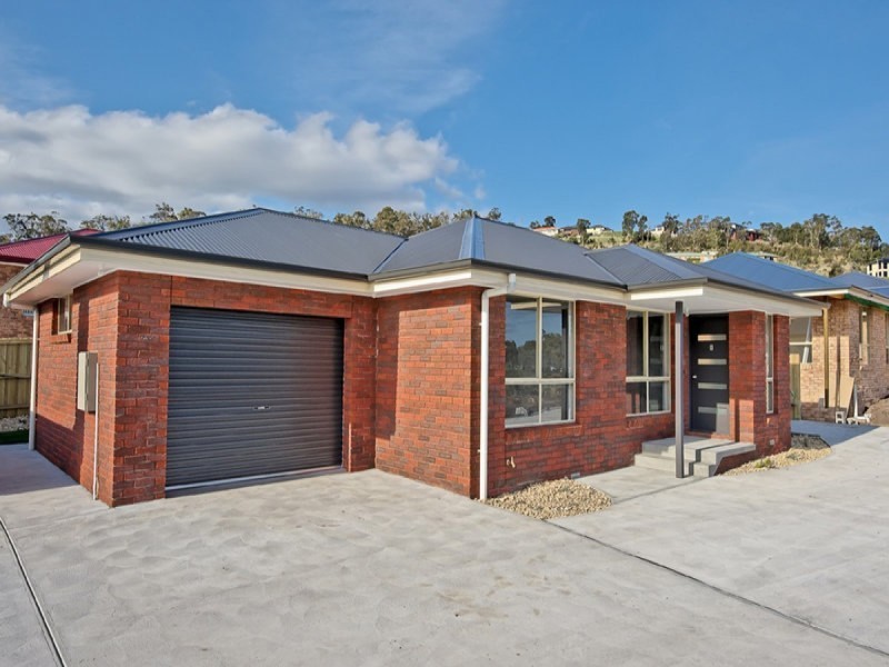 2/13 Burrows Street, Brighton TAS 7030