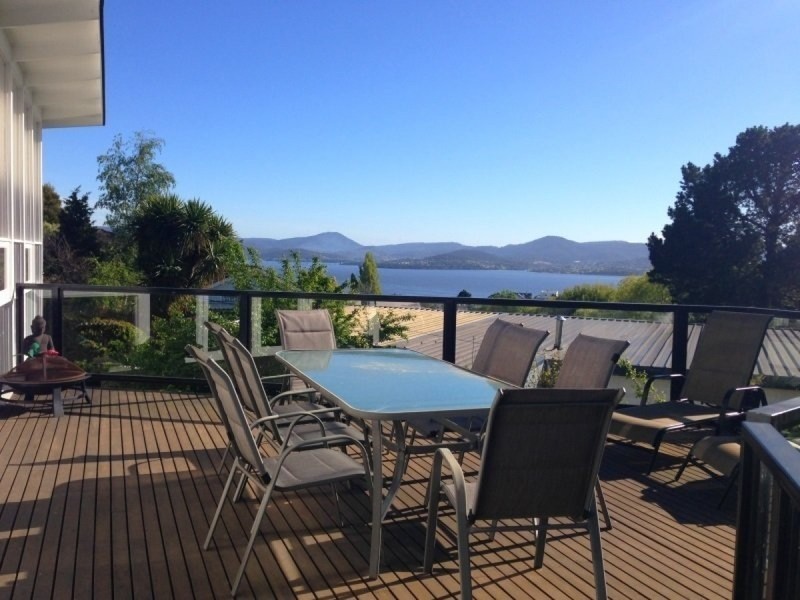 6 Wandeet Place, Sandy Bay TAS 7005
