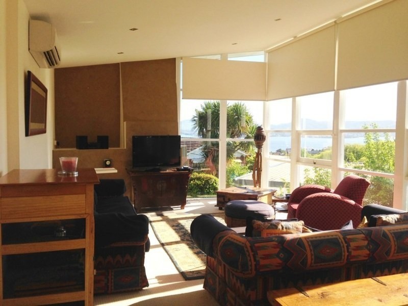 6 Wandeet Place, Sandy Bay TAS 7005