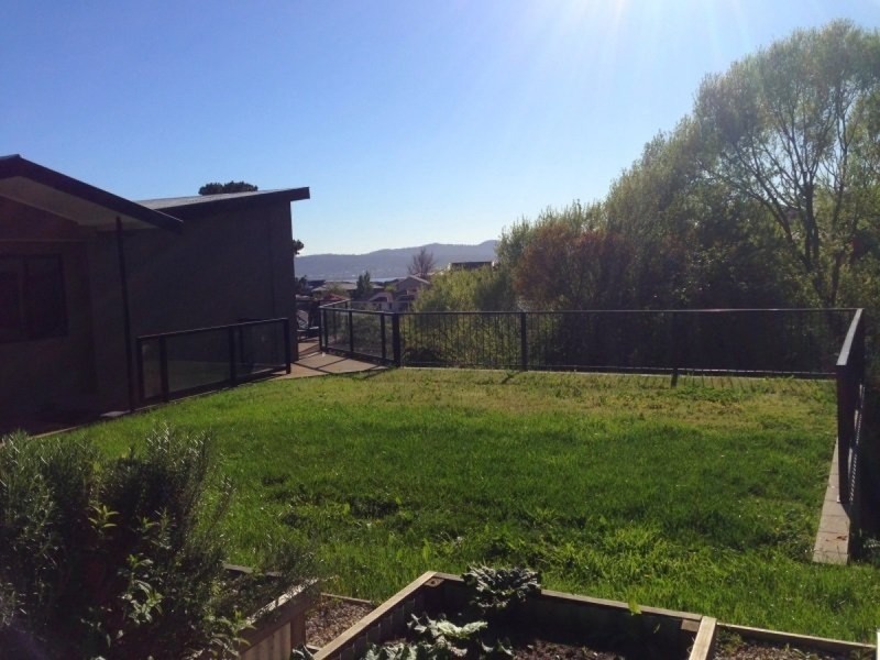 6 Wandeet Place, Sandy Bay TAS 7005