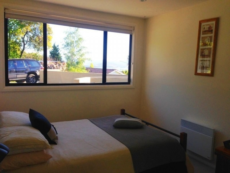 6 Wandeet Place, Sandy Bay TAS 7005