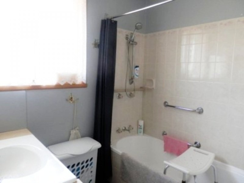 2/11A Charles Street, Orford TAS 7190