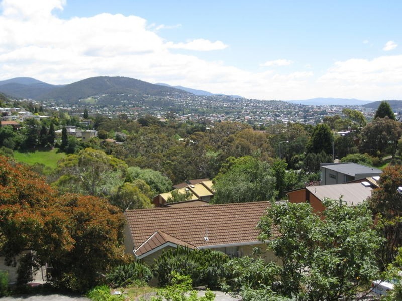 1/6 Dalkeith Court, Sandy Bay TAS 7005