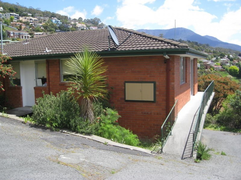 1/6 Dalkeith Court, Sandy Bay TAS 7005
