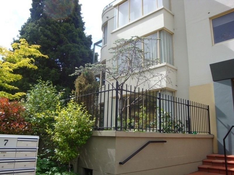 3/7 Gladstone Street, Battery Point TAS 7004