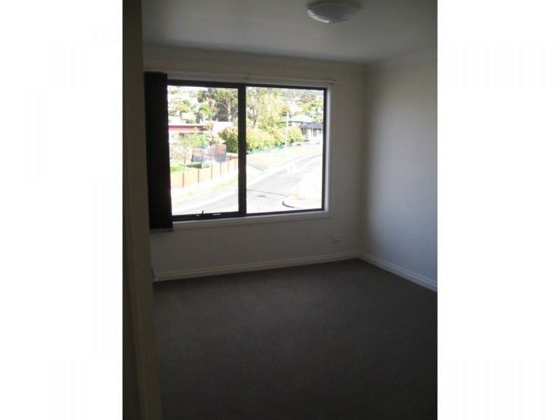 3/2 Chisholm Place, Glenorchy TAS 7010