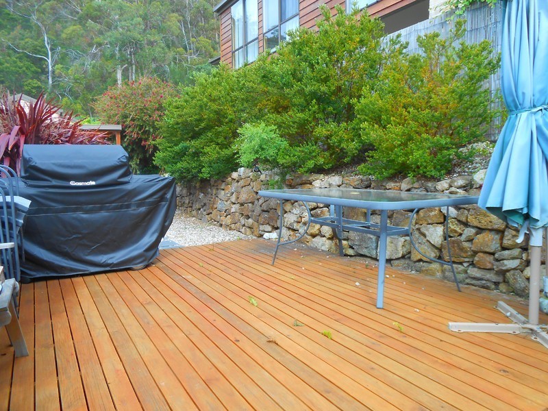2/9 Pauldon Drive, Sandy Bay TAS 7005