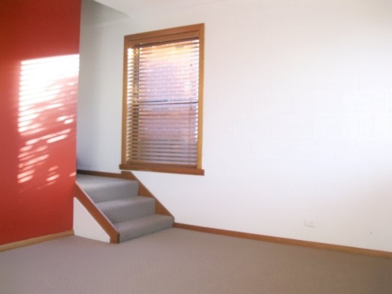 2/23 Queen Street, Sandy Bay TAS 7005