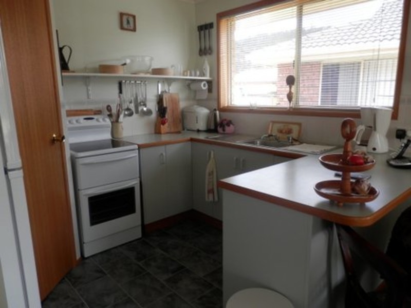 2/11A Charles Street, Orford TAS 7190