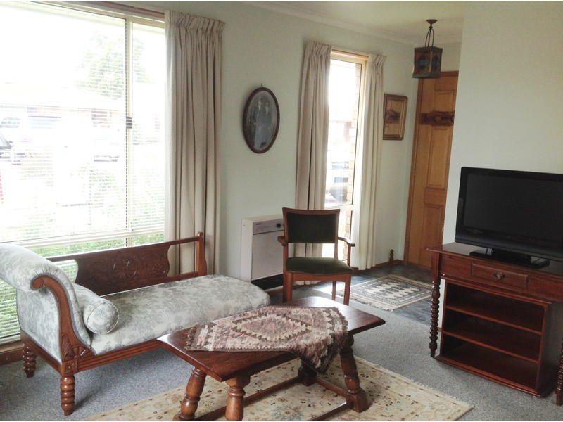 2/11A Charles Street, Orford TAS 7190