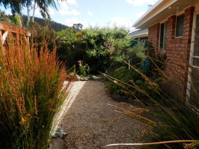 2/11A Charles Street, Orford TAS 7190