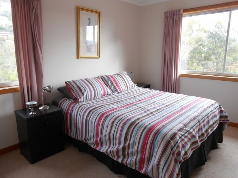 1/273 Churchill Avenue, Sandy Bay TAS 7005