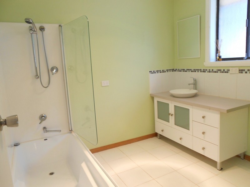 4/18 Wallace Avenue, Lenah Valley TAS 7008