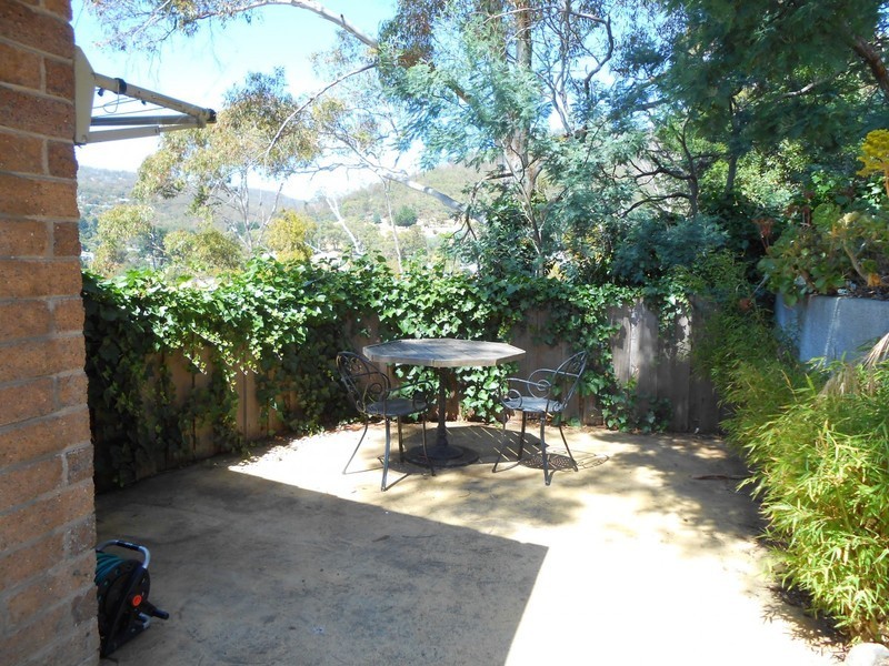 4/18 Wallace Avenue, Lenah Valley TAS 7008