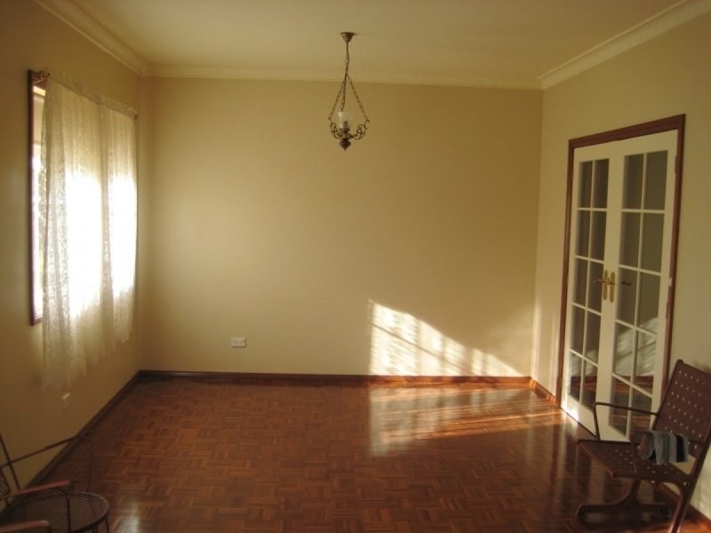 104 Malunna Road, Lindisfarne TAS 7015