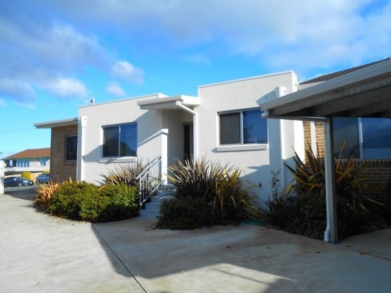 1/8 Kiama Place, Blackmans Bay TAS 7052