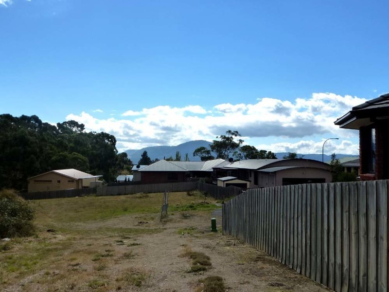 Moore Park Drive, Glenorchy TAS 7010