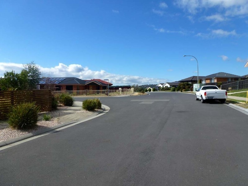 Moore Park Drive, Glenorchy TAS 7010