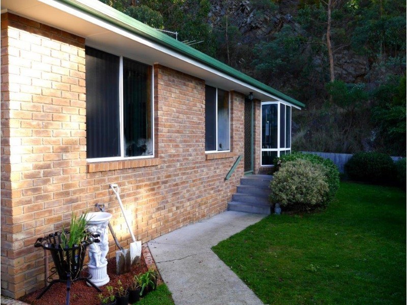 2/2 Godfrey Road, Claremont TAS 7011